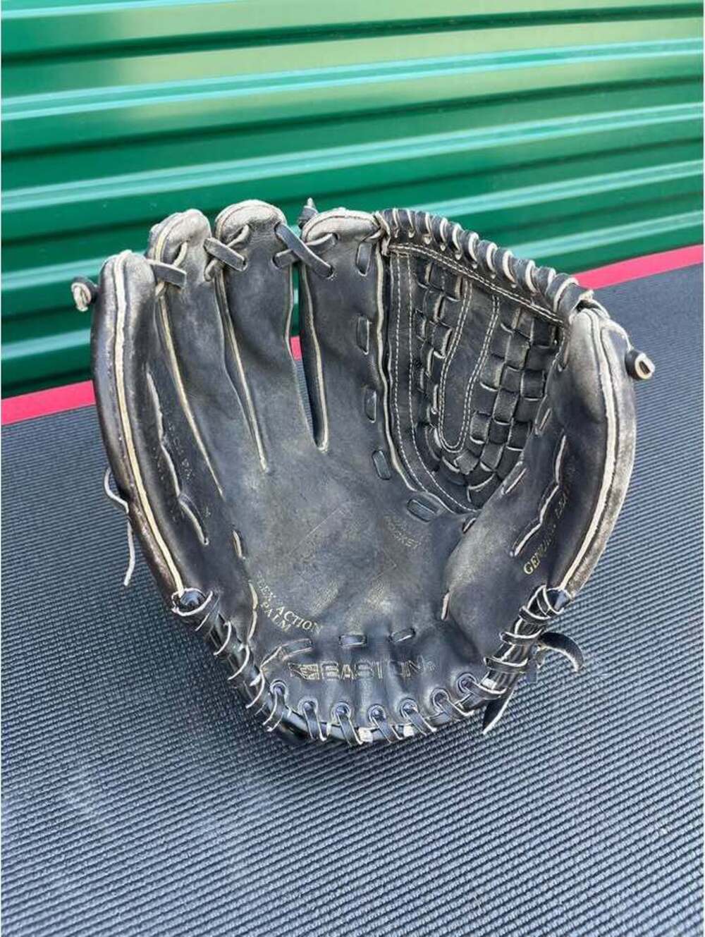 Easton Black Magic Series EX126B 12.5" Baseball Softball Glove LHT